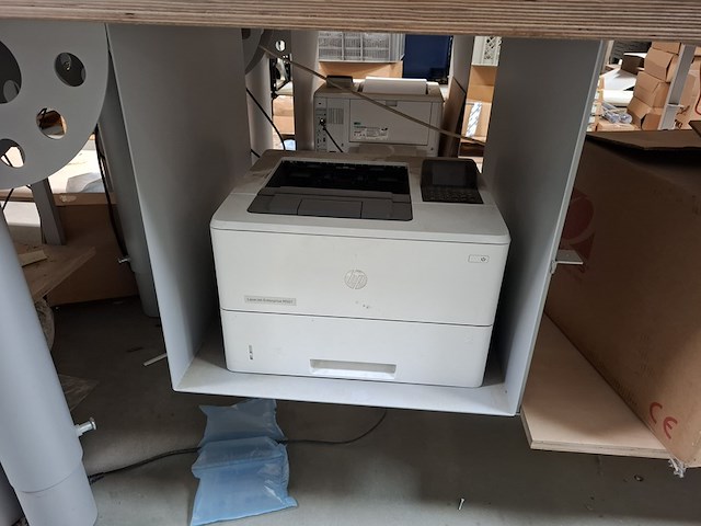 Inpakbalie met 2x weegschaal en 2x printer - afbeelding 10 van  12