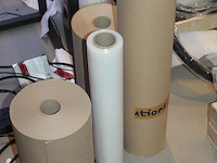 Inpakmaterialen w.o. sealfolie en 3 rollen inpakpapier. - afbeelding 3 van  3