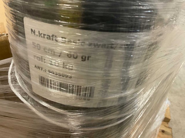 Inpakpapier, folie, lint, lijmpistool (2x) - afbeelding 8 van  10