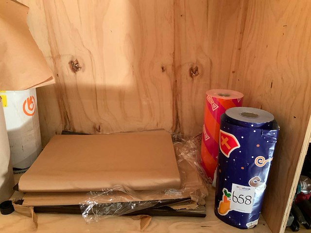 Inpakpapier houder + inpakpapier - afbeelding 2 van  4