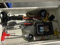 Inpaktafel met diverse gereedschappen en postvakjeskast - - afbeelding 6 van  8