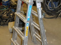 Inschuifbare ladder zarges z600 met 4 x 4 treden. - afbeelding 2 van  3