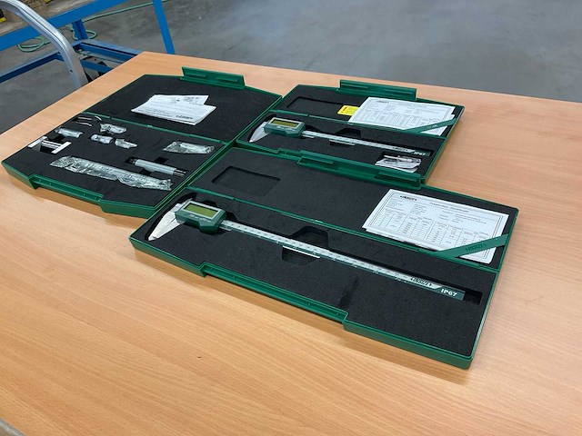 Insize ip67 digitale schuifmaat (2x) - afbeelding 1 van  9