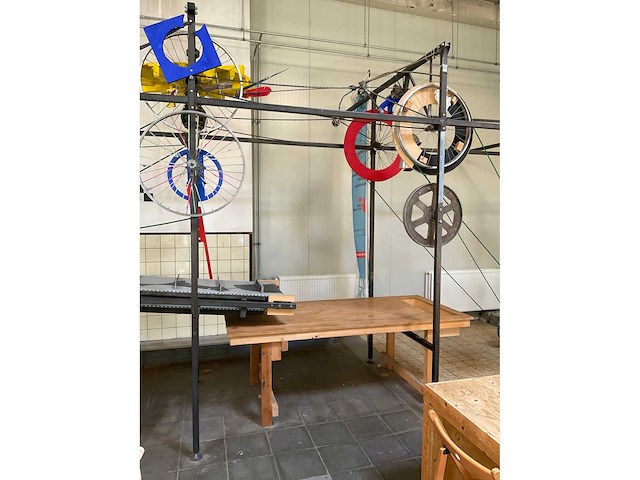 Installatie “de ruben goldberg machine” - afbeelding 10 van  15