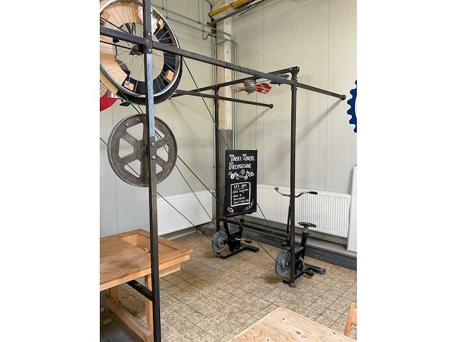 Installatie “de ruben goldberg machine” - afbeelding 11 van  15
