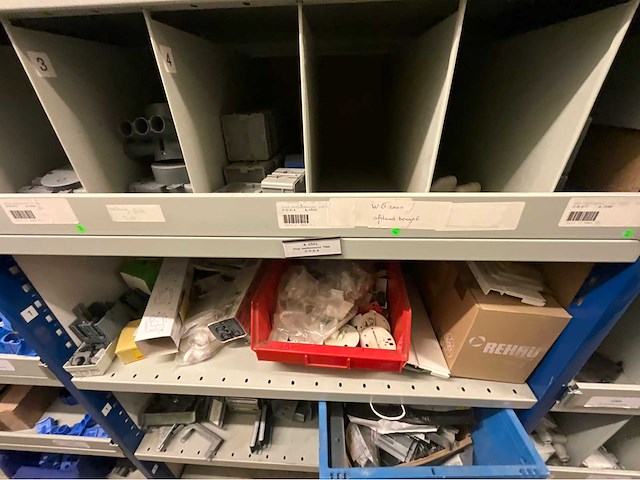 Installatie materiaal - afbeelding 10 van  62