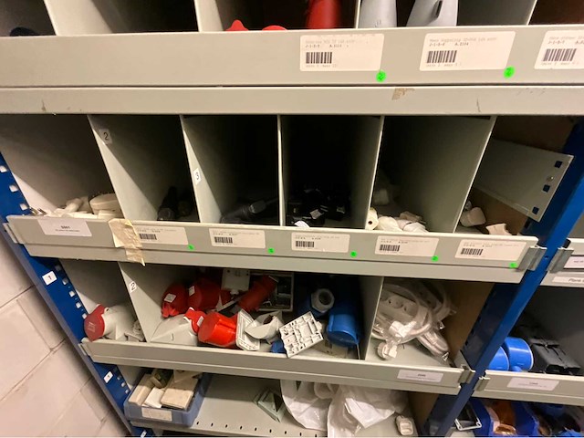 Installatie materiaal - afbeelding 19 van  62
