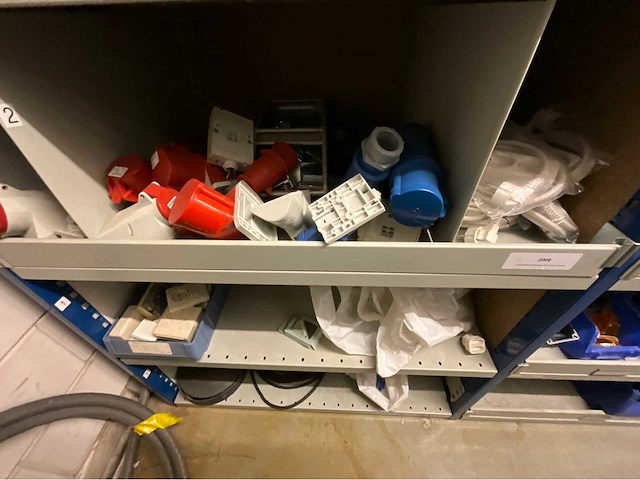Installatie materiaal - afbeelding 20 van  62