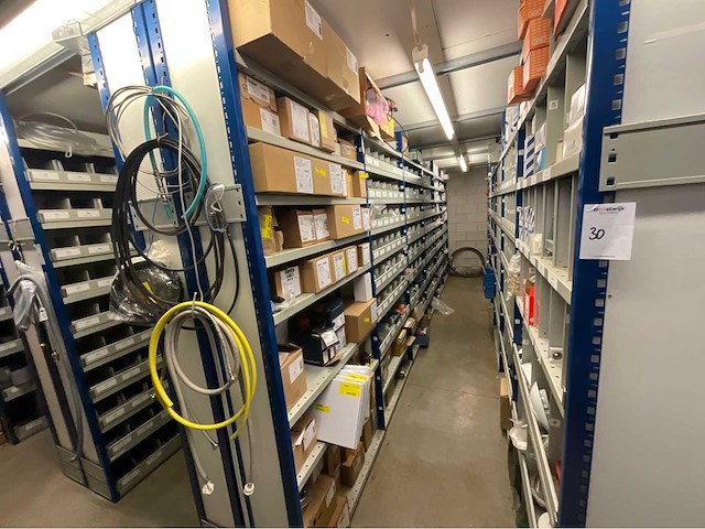 Installatie materiaal - afbeelding 12 van  62