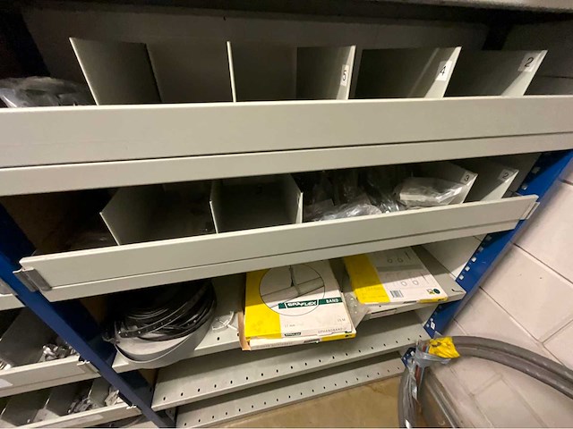 Installatie materiaal - afbeelding 26 van  62