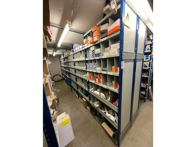 Installatie materiaal - afbeelding 23 van  62