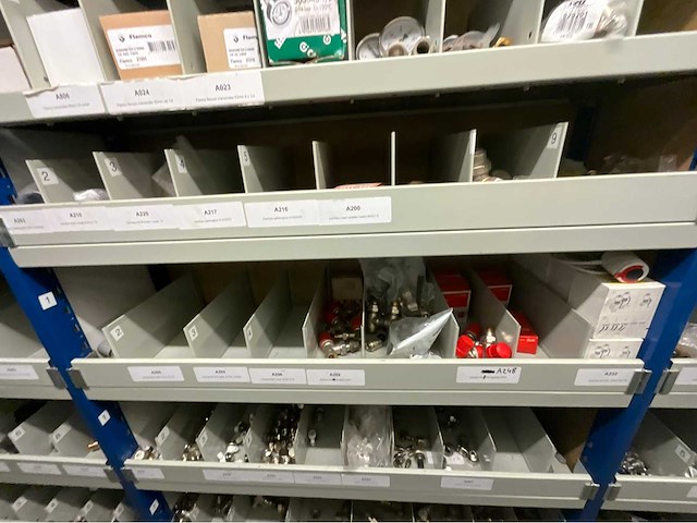 Installatie materiaal - afbeelding 2 van  53