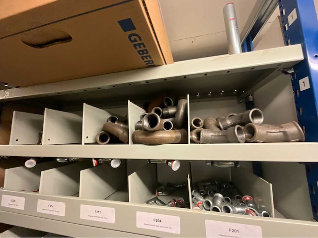 Installatie materiaal - afbeelding 25 van  53