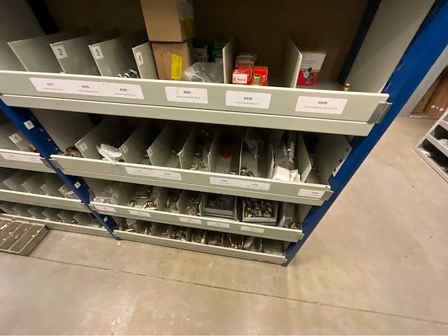 Installatie materiaal - afbeelding 50 van  53