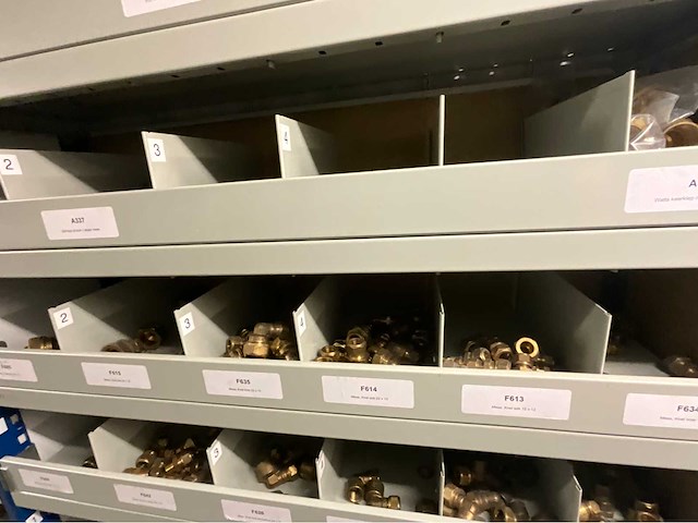 Installatie materiaal - afbeelding 13 van  71