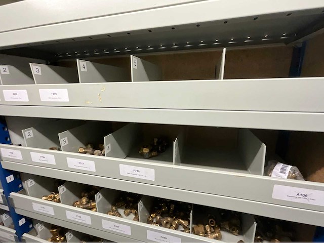 Installatie materiaal - afbeelding 27 van  71