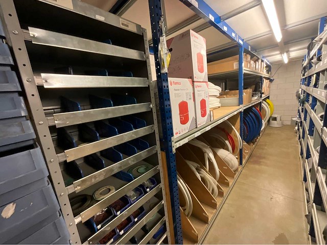 Installatie materiaal - afbeelding 12 van  48