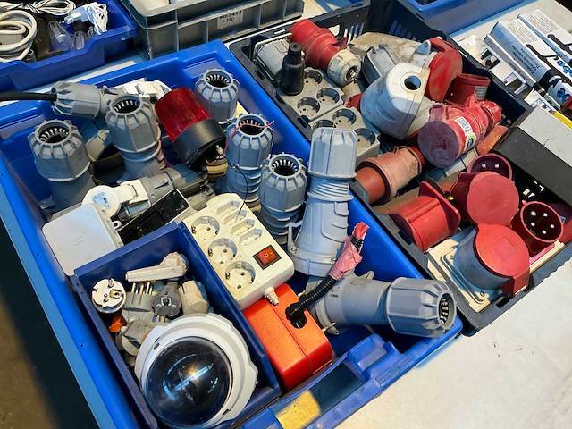 Installatie materiaal - afbeelding 1 van  7