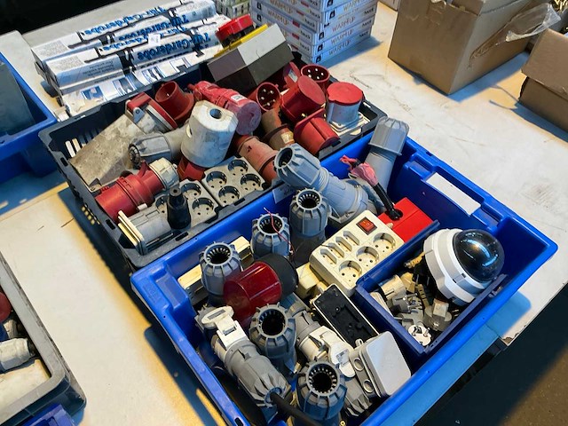Installatie materiaal - afbeelding 2 van  7