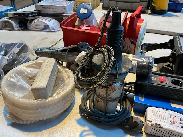 Installatie materiaal - afbeelding 5 van  5