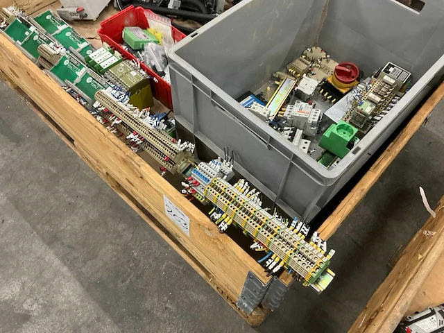 Installatie materiaal - afbeelding 6 van  6