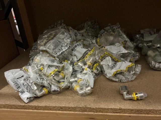 Installatiemateriaal divers (185x) - afbeelding 2 van  5