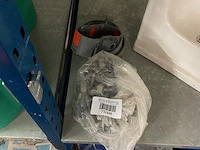 Installatiemateriaal, diverse beugels en inbouwdoos - afbeelding 1 van  1