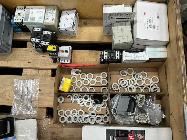 Installatiemateriaal en divers - afbeelding 4 van  6