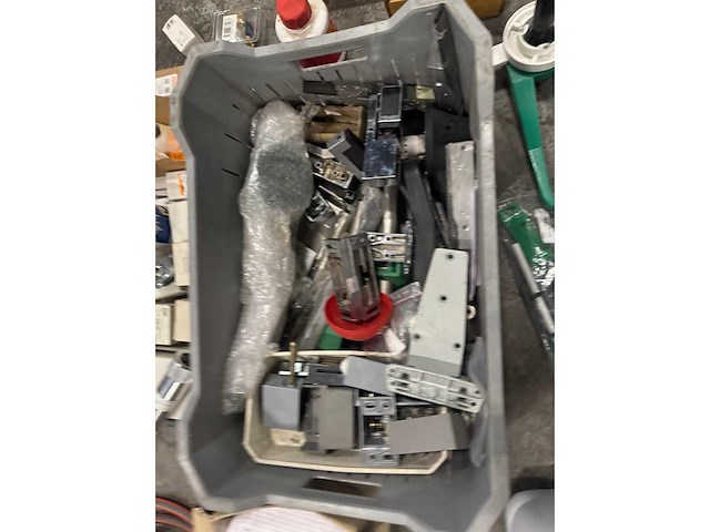 Installatiematerialen, schakelkasten en toebehoren - afbeelding 2 van  12