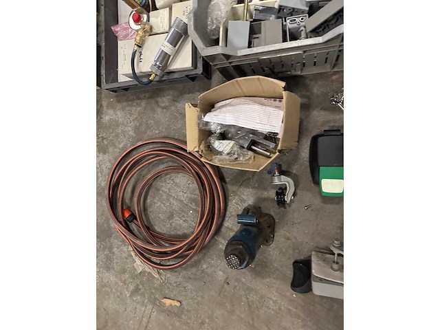 Installatiematerialen, schakelkasten en toebehoren - afbeelding 4 van  12