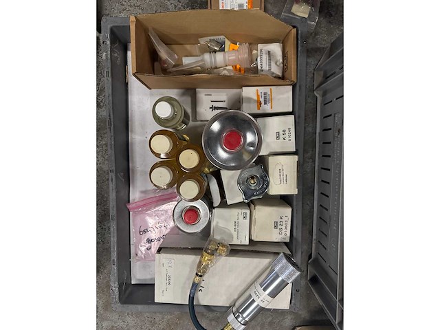 Installatiematerialen, schakelkasten en toebehoren - afbeelding 8 van  12