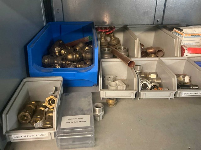 Installatiematerialen voor zwembaden in 2 secties stelling - afbeelding 1 van  13