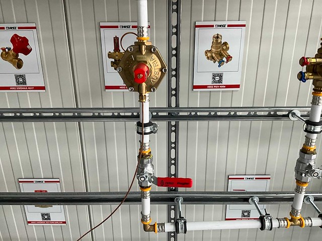 Installatiewand - afbeelding 3 van  3