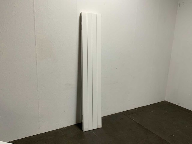 Instamat - designradiator 32 x 180 cm - afbeelding 2 van  4