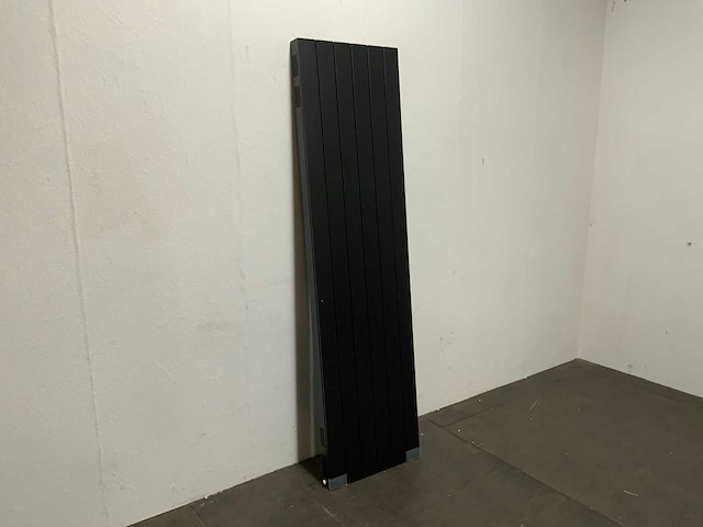 Instamat - tvn12 - designradiator 48 x 180 cm - afbeelding 2 van  4