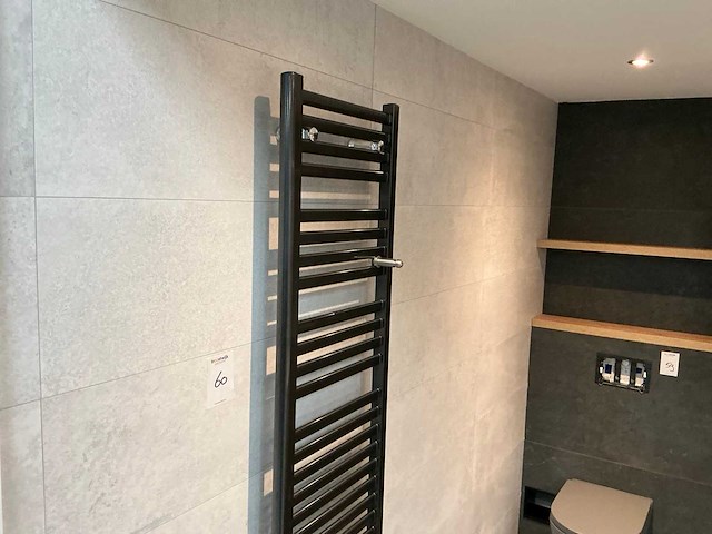 Instamat calda designradiator - afbeelding 1 van  3