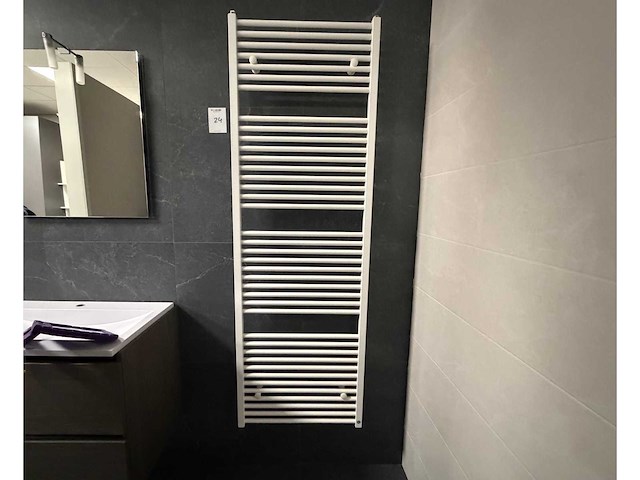 Instamat robina designradiator - afbeelding 1 van  4