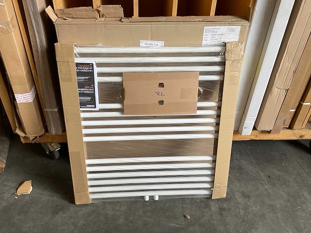Instamat rondolux designradiator 77x75 cm - afbeelding 1 van  2