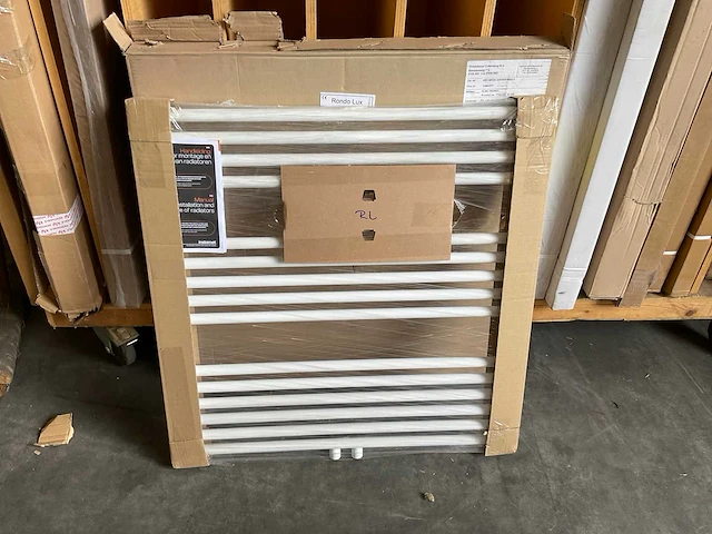 Instamat rondolux designradiator 77x75 cm - afbeelding 1 van  2
