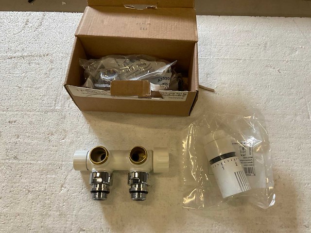 Instamat thermostatisch aansluitblok 1/2 - afbeelding 2 van  4