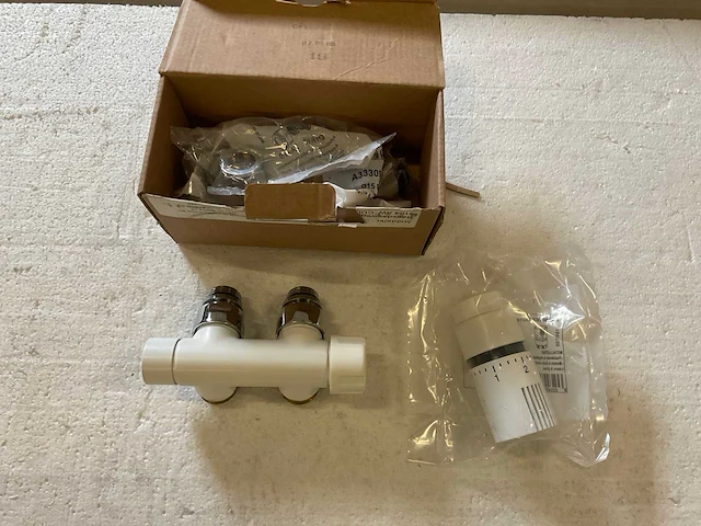 Instamat thermostatisch aansluitblok 1/2 - afbeelding 1 van  4