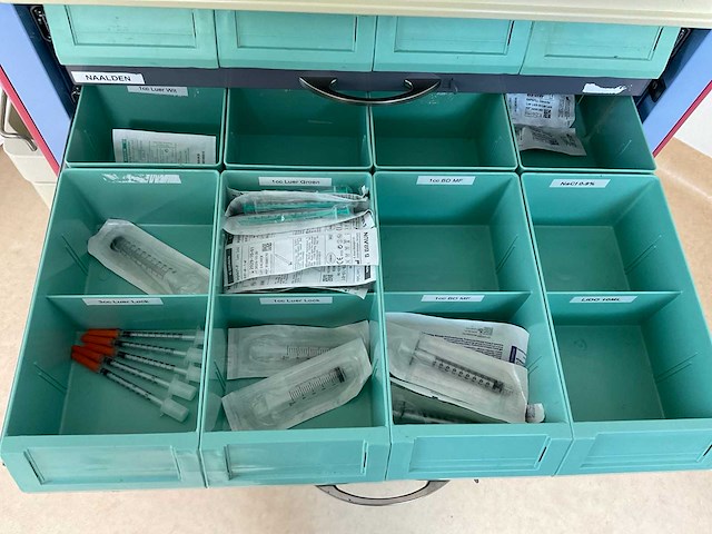 Instrumentenwagen - afbeelding 10 van  12