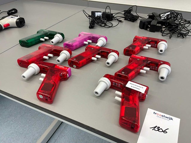 Integra pipetboy gemotoriseerde pipetregelaar (8x) - afbeelding 1 van  3