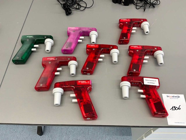 Integra pipetboy gemotoriseerde pipetregelaar (8x) - afbeelding 2 van  3