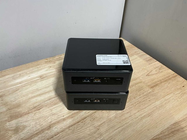 Intel - nuc8i7beh(i7) - desktops (2x) - afbeelding 1 van  6