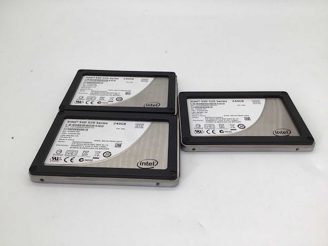 Intel 240gb 520 series sata ssd interne hardeschijf (3x) - afbeelding 2 van  5