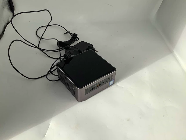 Intel nuc i5 boxnuc7ibnh 8gb 256gb desktop - afbeelding 1 van  8