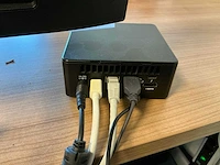 Intel nuc11pah desktop met monitoren - afbeelding 3 van  6