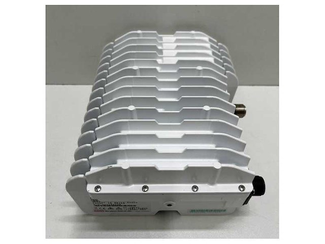 Intellian njrc 8w ku-band buc converter - njt5118nm - afbeelding 4 van  6