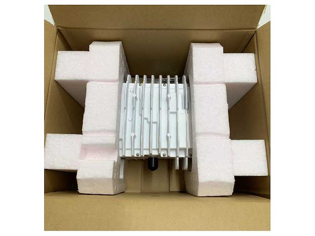 Intellian v1-2103 njrc buc ku-band - njt5218nm - afbeelding 4 van  5